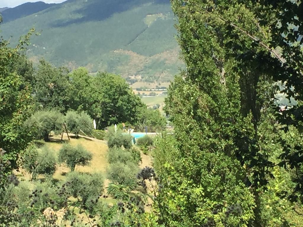 Casale Degli Ulivi Villa Gualdo Tadino Eksteriør billede